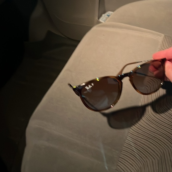 Ray ban polarized sun glasses - Picture 4 of 4
